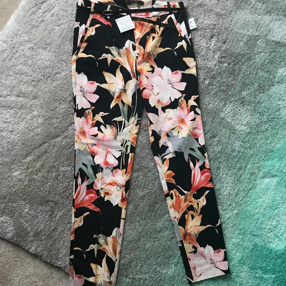 ZARA FLORAL CROPPED TROUSERS NWT - Picture 3 of 6